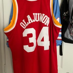 Houston Rockets throwback jersey of Hakeem Olajuwon